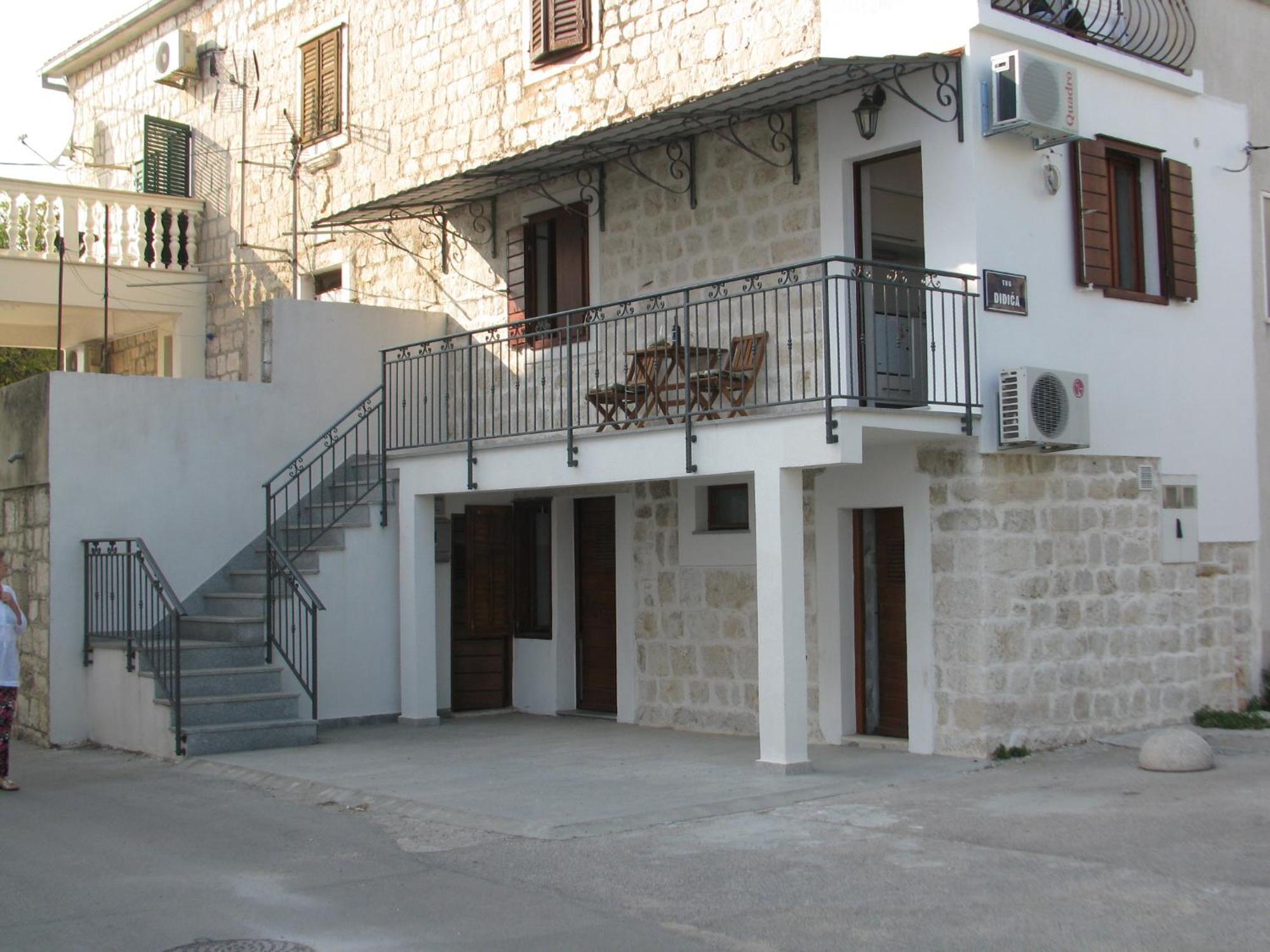 Apartment In Stone House On Seaside Kaštela Exteriér fotografie