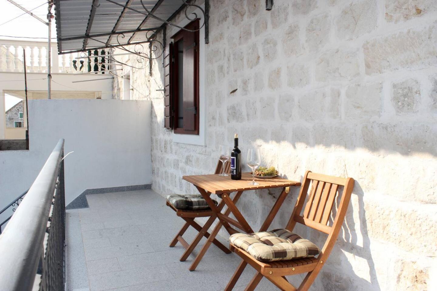 Apartment In Stone House On Seaside Kaštela Exteriér fotografie